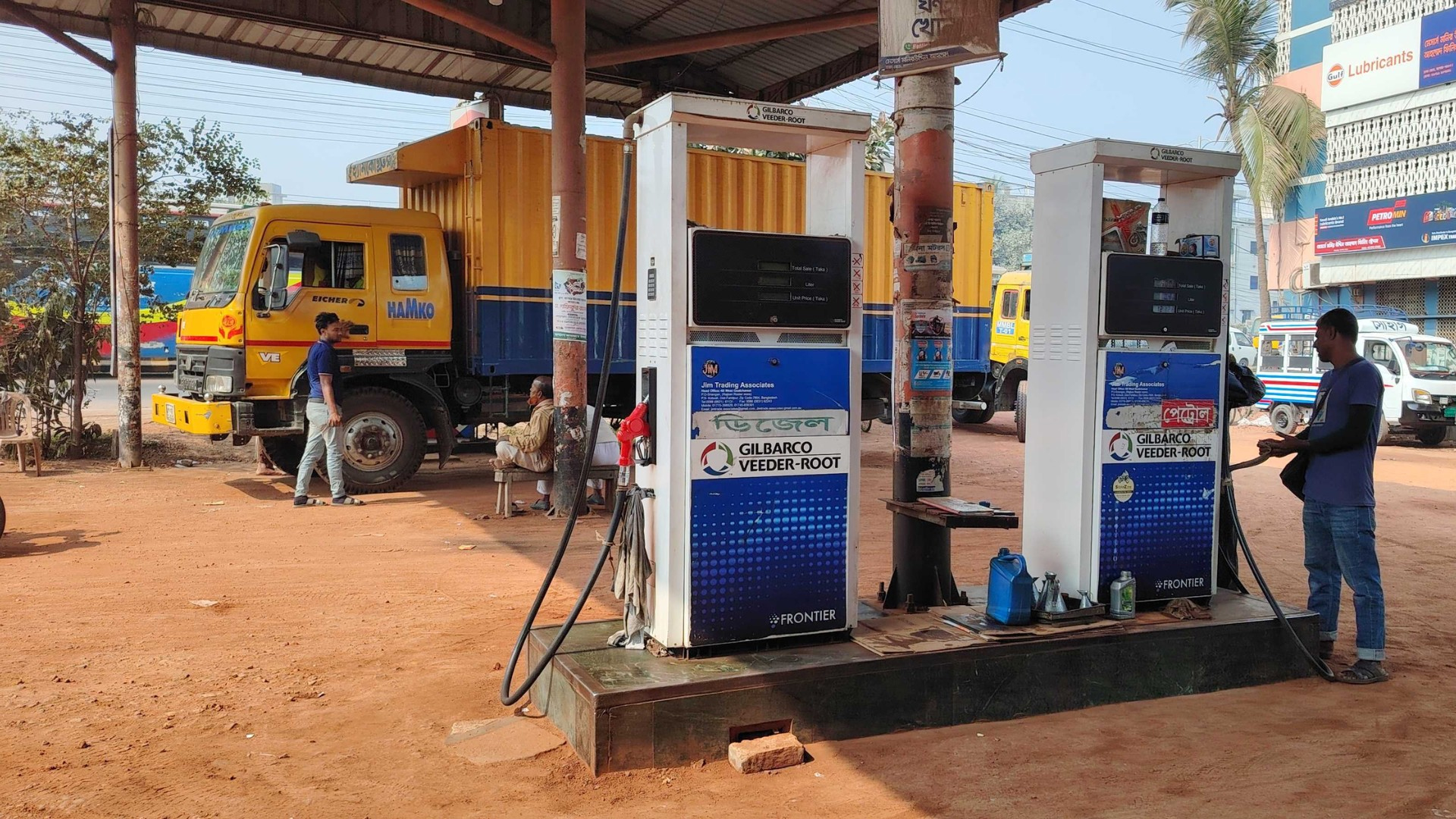 বরিশালের ২৯ পেট্রোল পাম্পে ট্যাগ অফিসার নিয়োগ