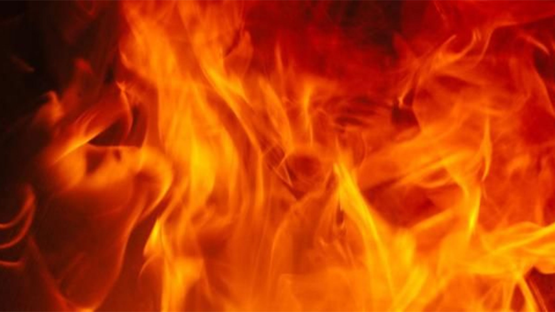 গাজীপুরে মিলগেট বস্তিতে ভয়াবহ আগুন