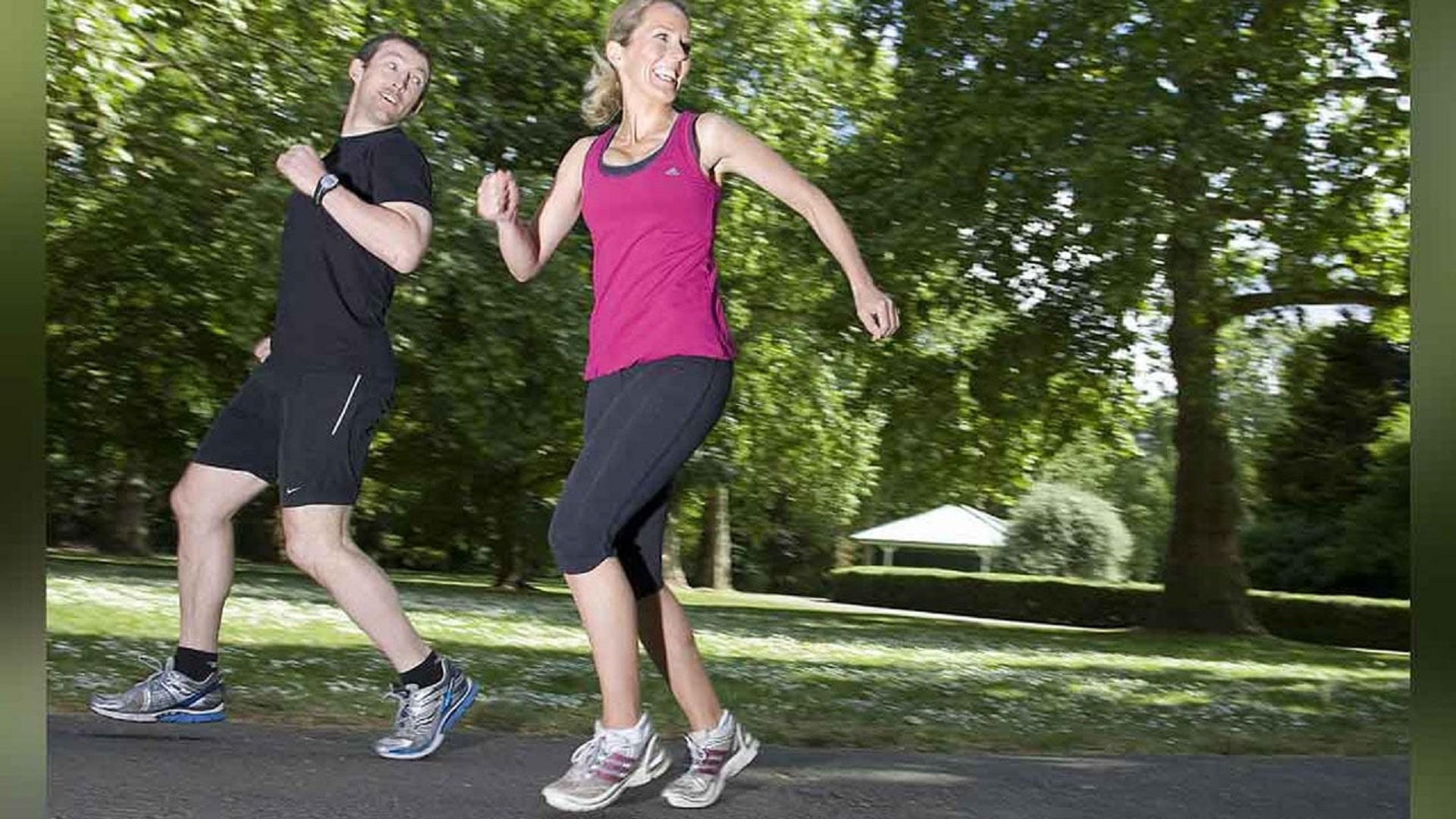 সকালে মাত্র ৩০ সেকেন্ড উল্টো হাঁটার উপকারিতা এতো!