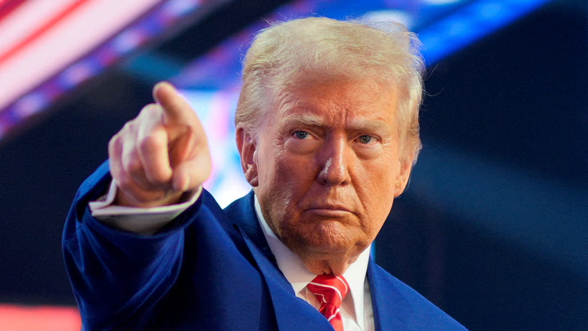 ইরান ইস্যুতে ট্রাম্পকে কঠোর ভাষা ব্যবহারে সতর্ক করল পাকিস্তান