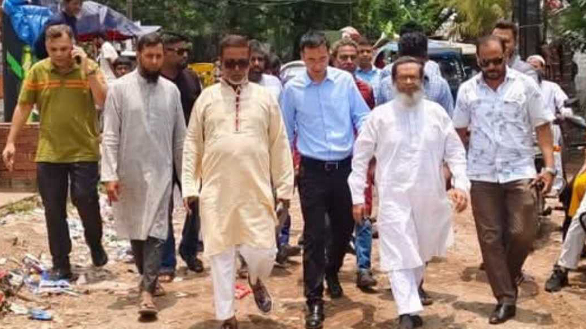 শীতলক্ষ্যায় খালেদা জিয়ার ভিত্তি স্থাপন করা সেতুর স্থান পরিদর্শনে চীনা প্রতিনিধিদল