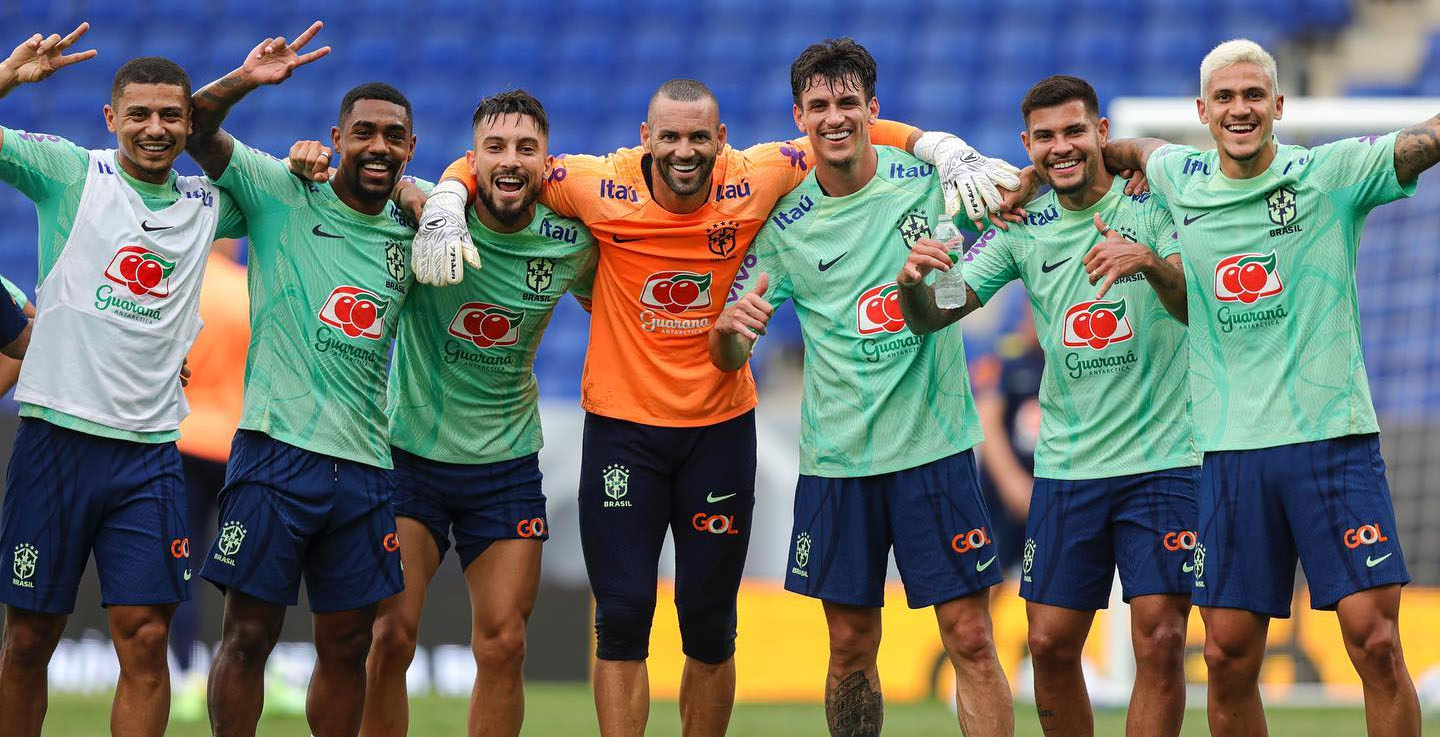 অনুশীলনের ফাঁকে ফ্রেমবন্দি পেদ্রো-গিমারেজরা। ছবি: সিবিএফ