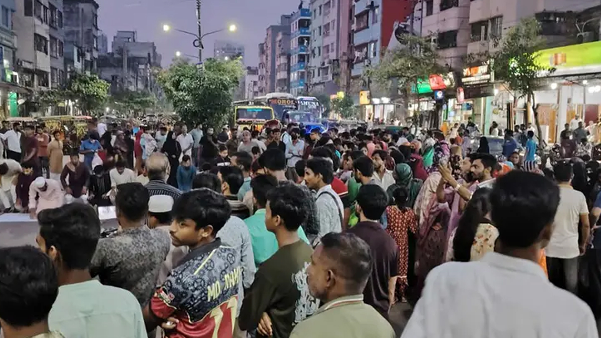রামিসা হত্যার বিচার দাবিতে কালশীতে সড়ক অবরোধ, যান চলাচল বন্ধ
