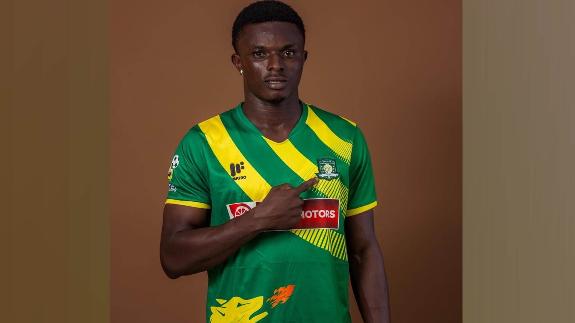 ঘানায় খেলোয়াড়দের বাসে ডাকাতদের হামলা, গুলিতে প্রাণ হারালেন ফ্রিমপং