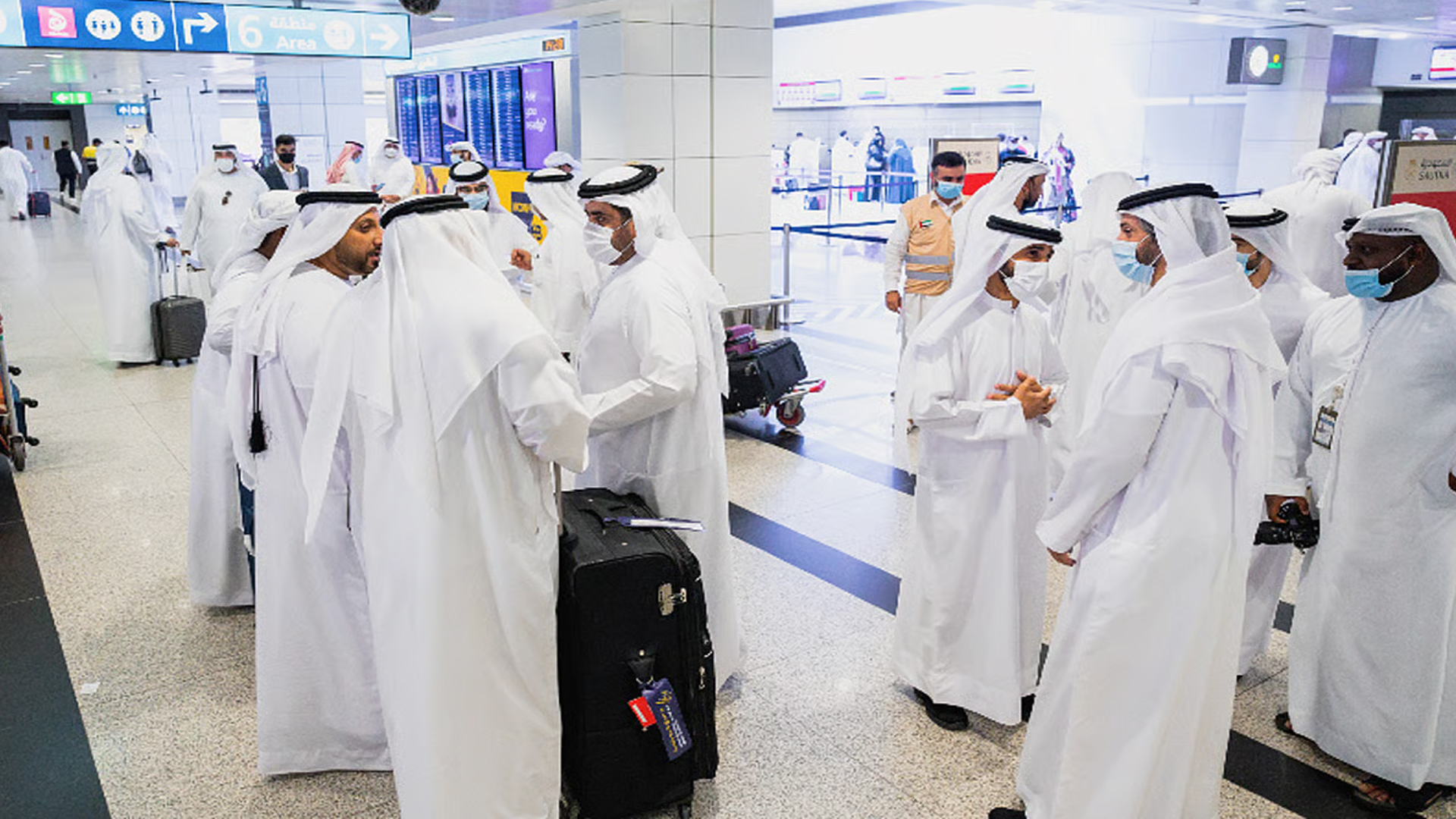 ওমরাহ করতে যাওয়ার আগেই কাটতে হবে রিটার্ন টিকিট