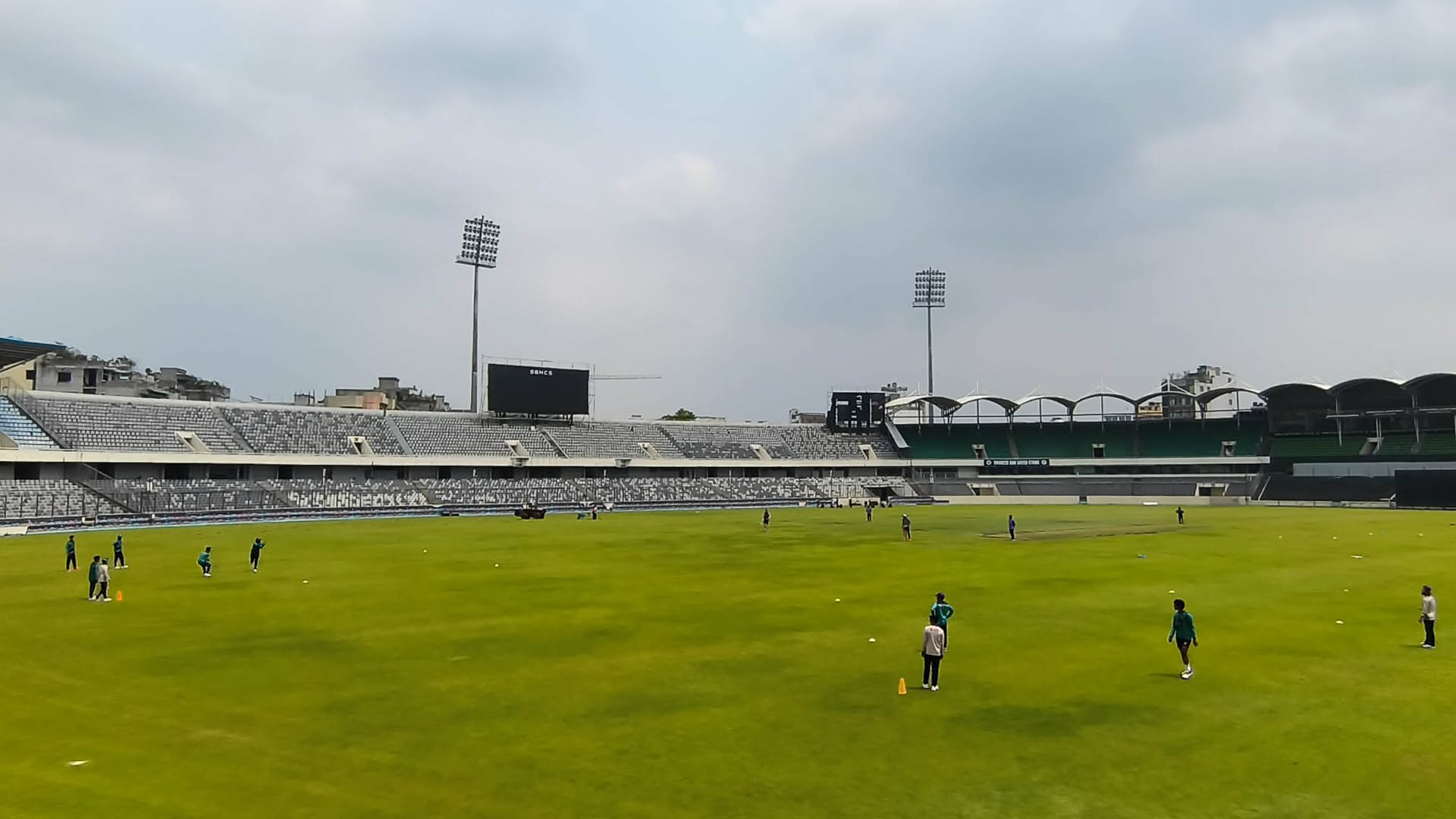 মিরপুর স্টেডিয়ামে সোলার সিস্টেম ও দর্শকদের জন্য শেড বানানোর উদ্যোগ বিসিবির