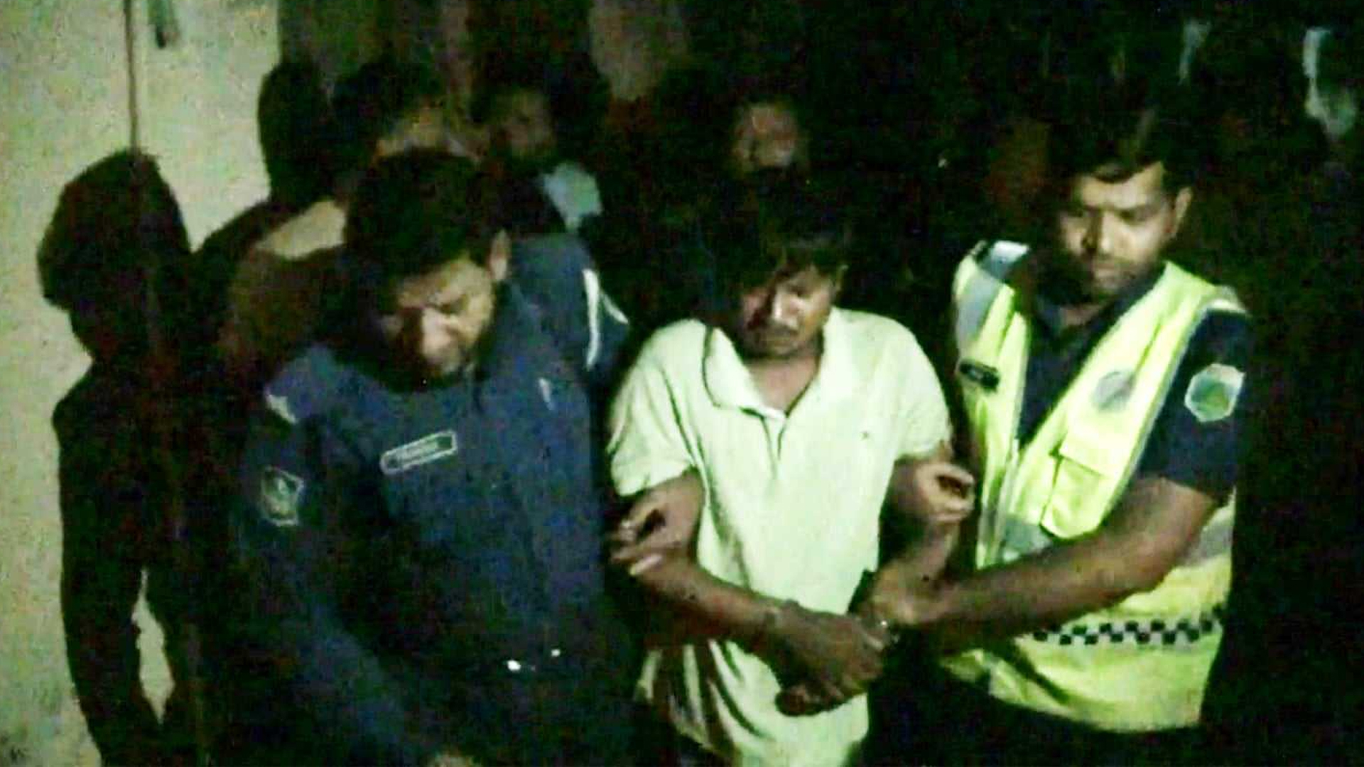 মাথায় আঘাত করে মাকে হত্যা করল ছেলে