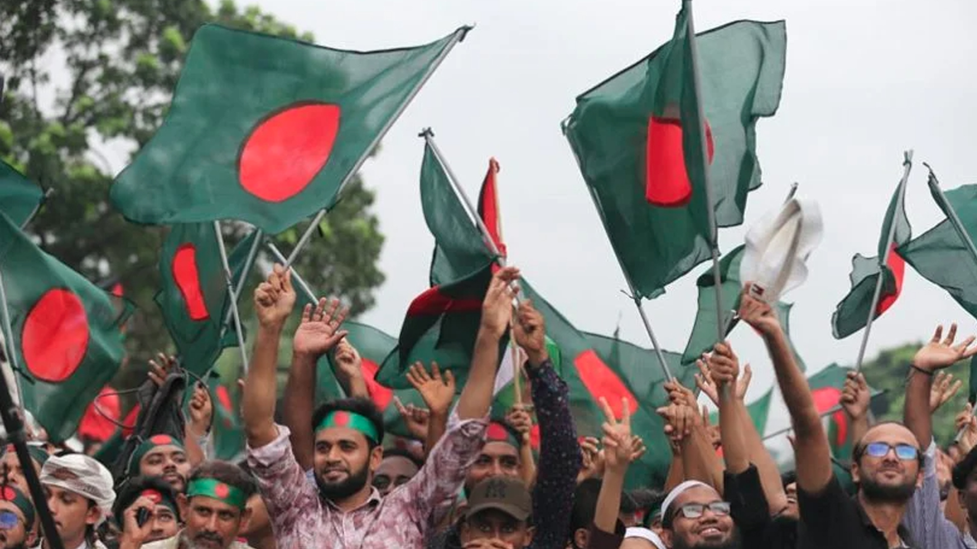 রাজপথেই গণ-অভ্যুত্থানের বর্ষপূর্তি উদযাপন করলো ছাত্র-জনতা