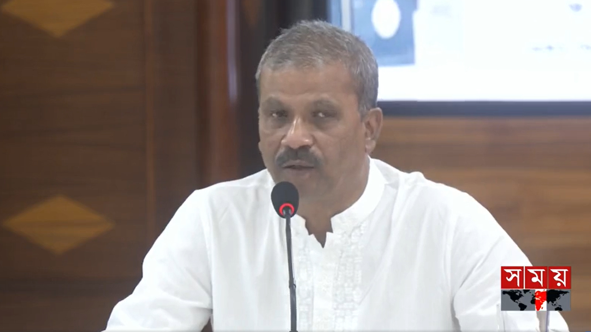 ওমানের অবৈধ প্রবাসীদের সুখবর দিলেন আইন উপদেষ্টা