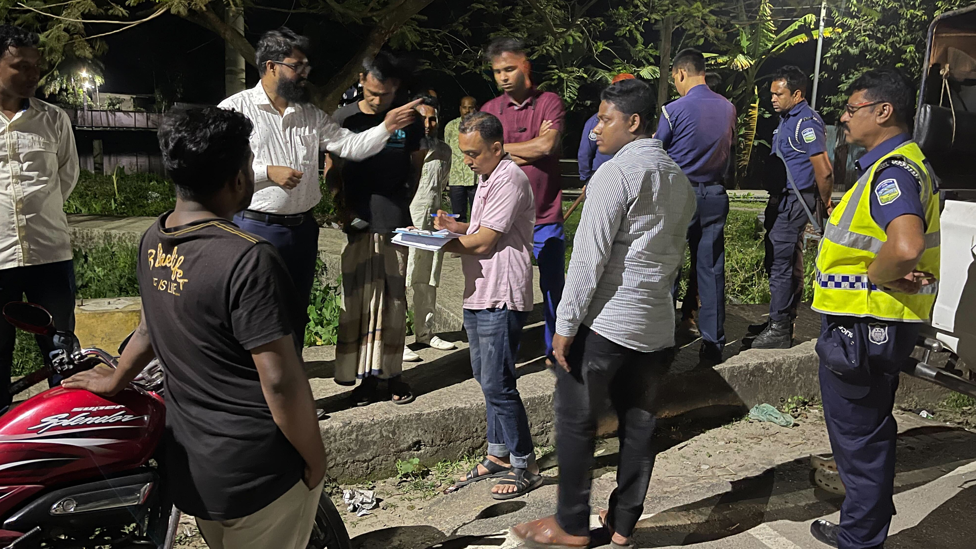 নেত্রকোনায় ৬ ড্রাম জ্বালানি তেল জব্দ, একজনকে ১০ দিনের কারাদণ্ড