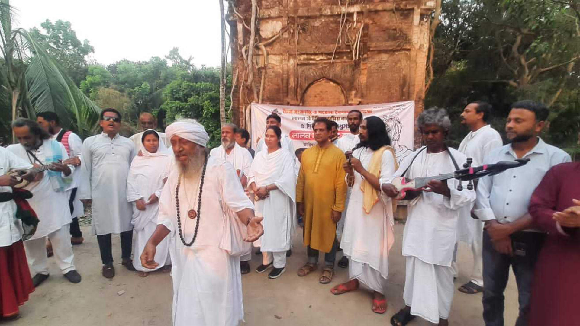 সিরাজদিখানে লালন সাঁইজির অমীয় বাণীতে সাধুসঙ্গ, চলছে ৫ দিনের উৎসব