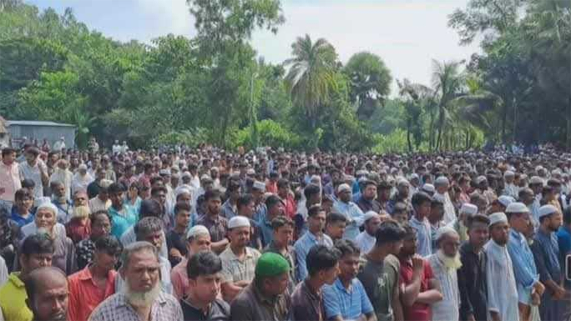 ওমানে সড়ক দুর্ঘটনায় নিহত ৮ প্রবাসীর দাফন সম্পন্ন