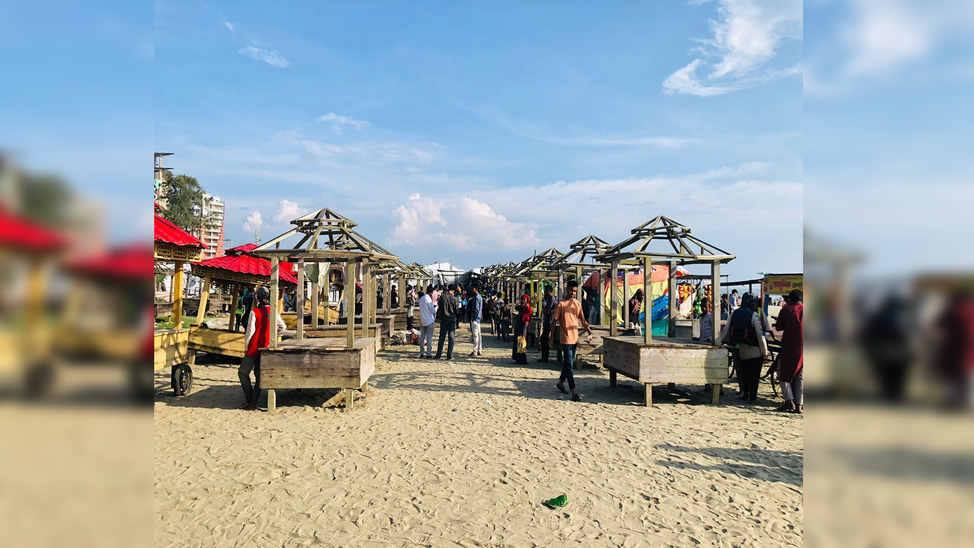 কক্সবাজার সৈকতের বালিয়াড়ির দোকান সরিয়ে নেয়ার নির্দেশ