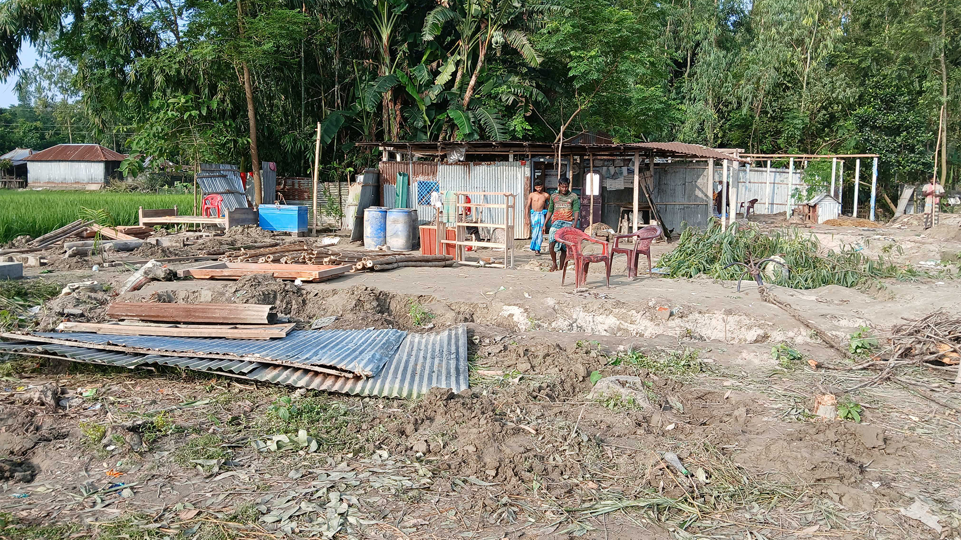 বর্ষার আগেই ঘর হারানোর শঙ্কা, কুড়িগ্রামের নদীপাড়ে শুধুই দুশ্চিন্তা
