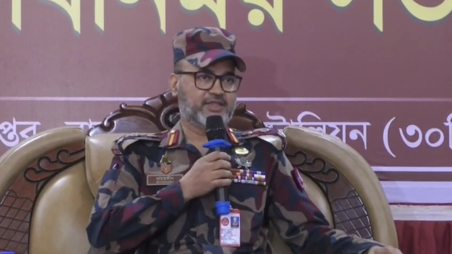 শূন্যরেখা অতিক্রম করায় জেলেদের ধরে নিয়ে যাচ্ছে আরাকান আর্মি: বিজিবি