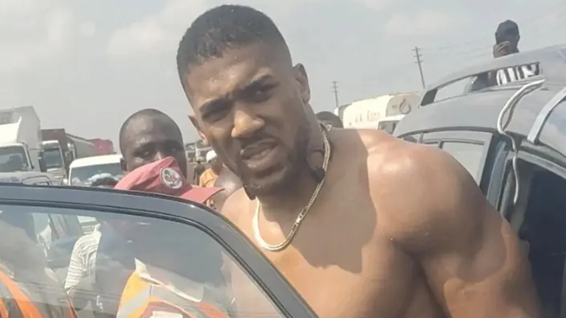 সড়ক দুর্ঘটনায় আহত হেভিওয়েট বক্সার অ্যান্থনি জশুয়া