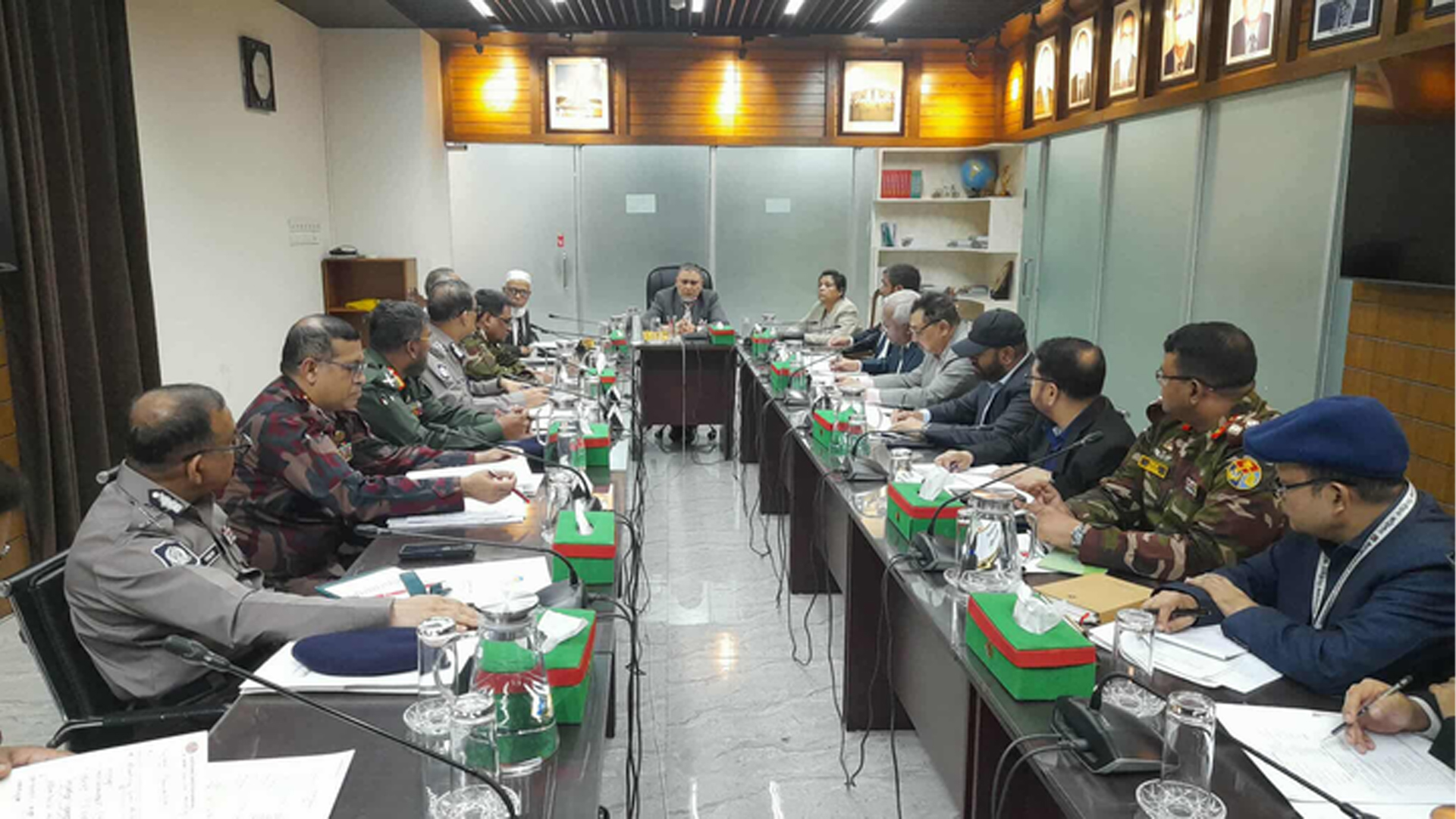 চোরাগোপ্তা হামলা ঠেকাতেই আইনশৃঙ্খলা বাহিনীকে কঠোর হওয়ার নির্দেশ ইসির