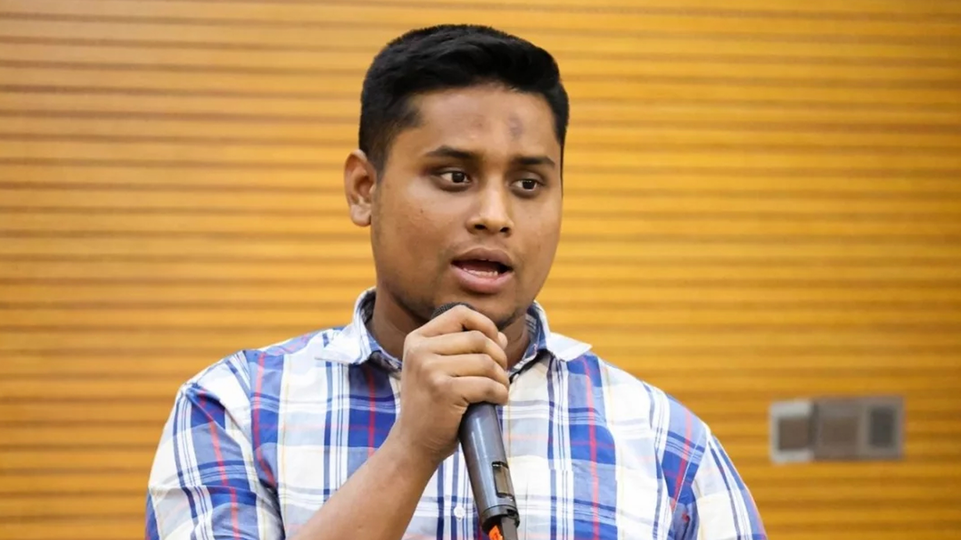 হাসনাত আবদুল্লাহর ফেসবুক প্রোফাইল অকার্যকর