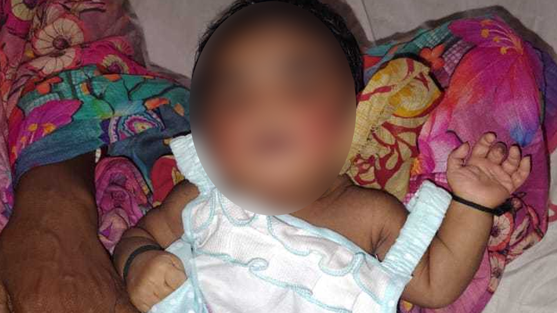 শ্মশানের পাশে পাওয়া সেই নবজাতককে দত্তক দিতে প্রশাসনের বিজ্ঞপ্তি