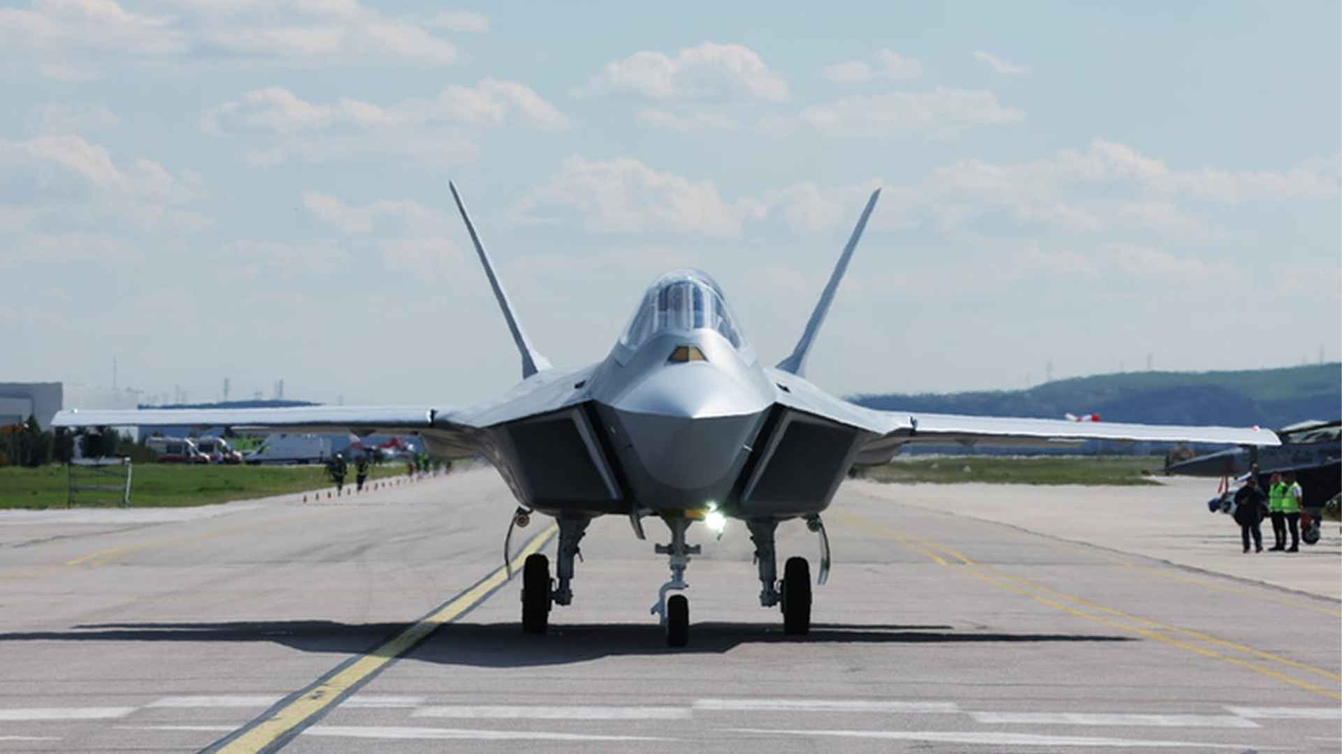 Yetuk onalardan yaqindan olingan blowjobs Deoda onlayn porno