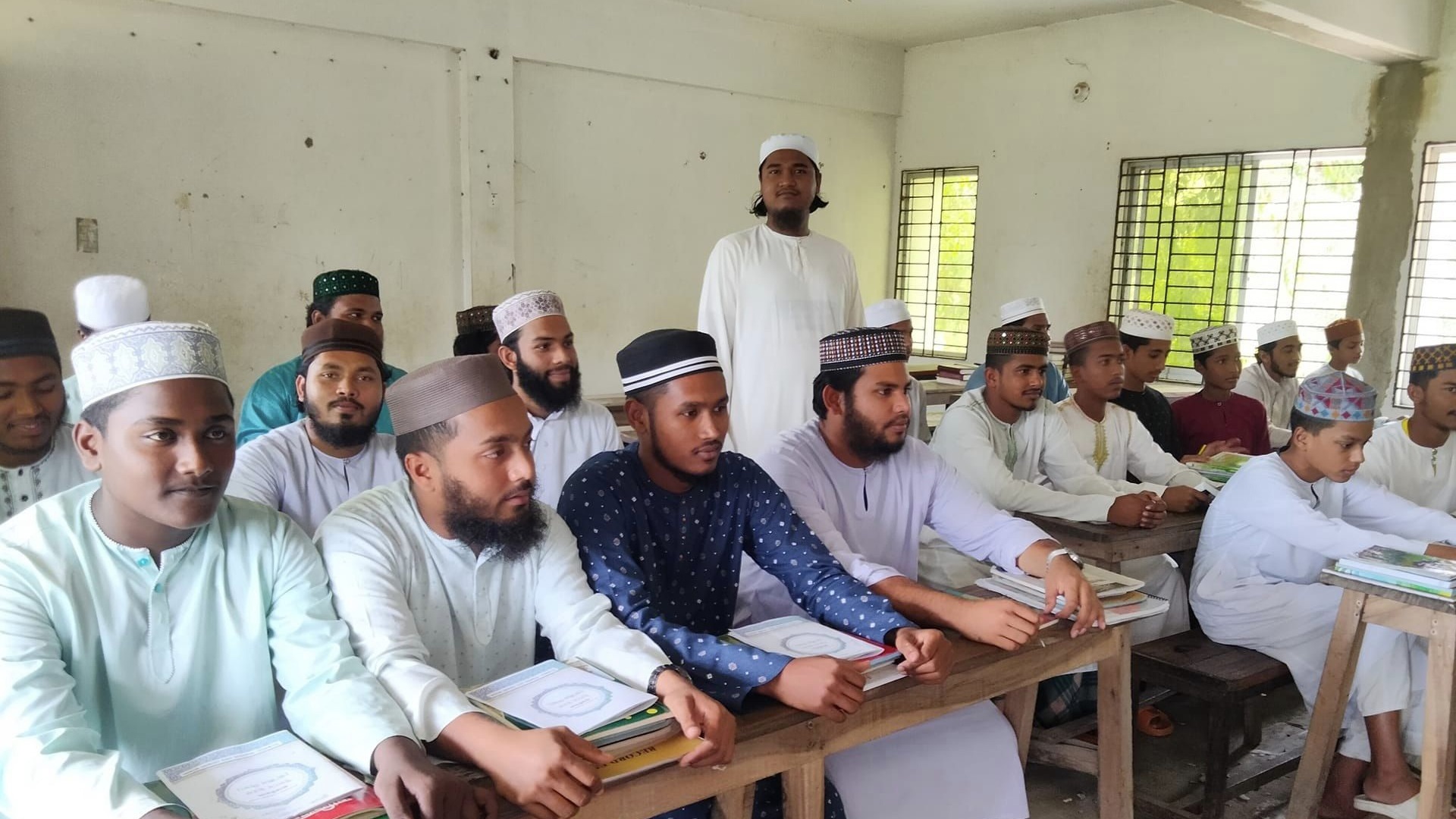 Uy qurib lezbiyen porno yotoqxonada creaky toshakda