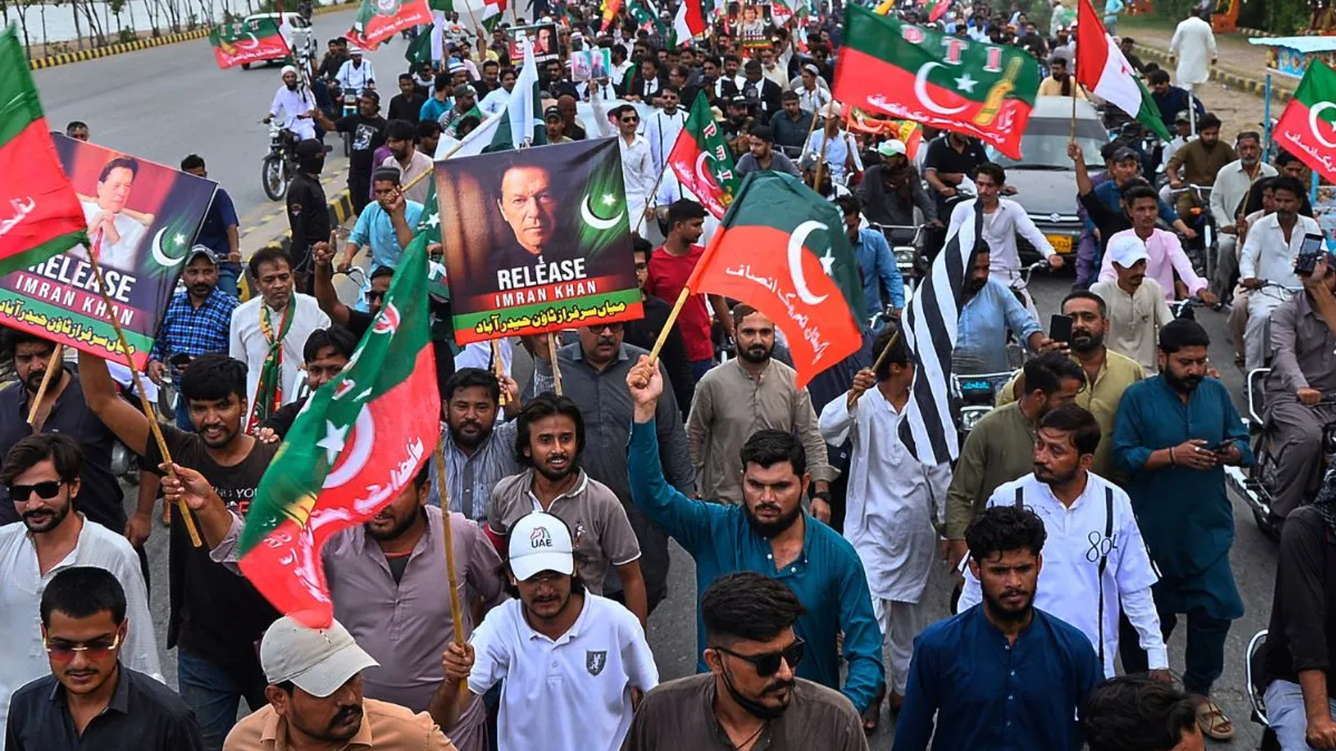 ইমরান খানের সঙ্গে সাক্ষাতের দাবিতে বিক্ষোভের ডাক পিটিআই’র