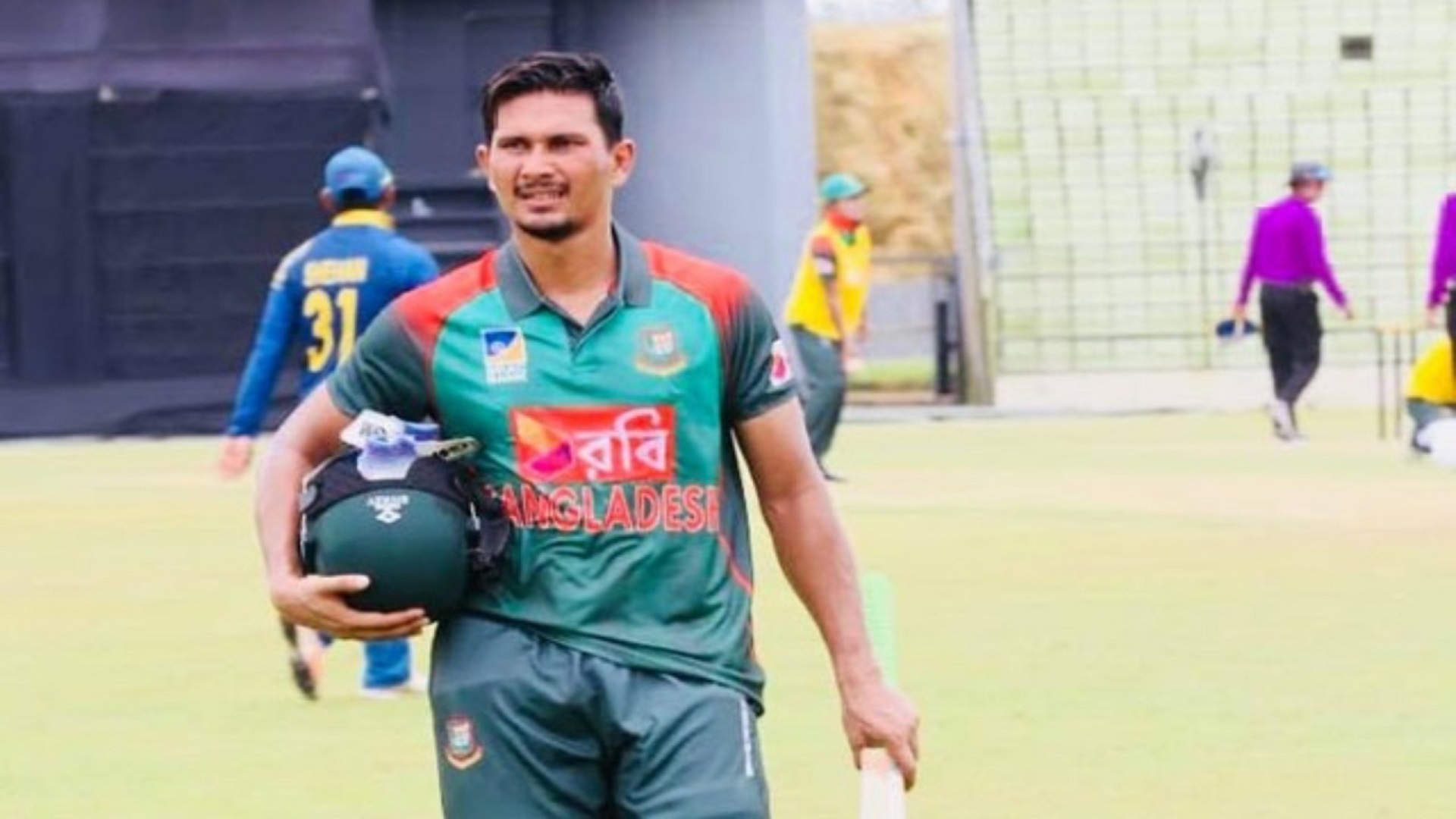 ম্যাচ চলাকালে মাটিতে লুটিয়ে পড়লেন জাতীয় দলের সাবেক ক্রিকেটার