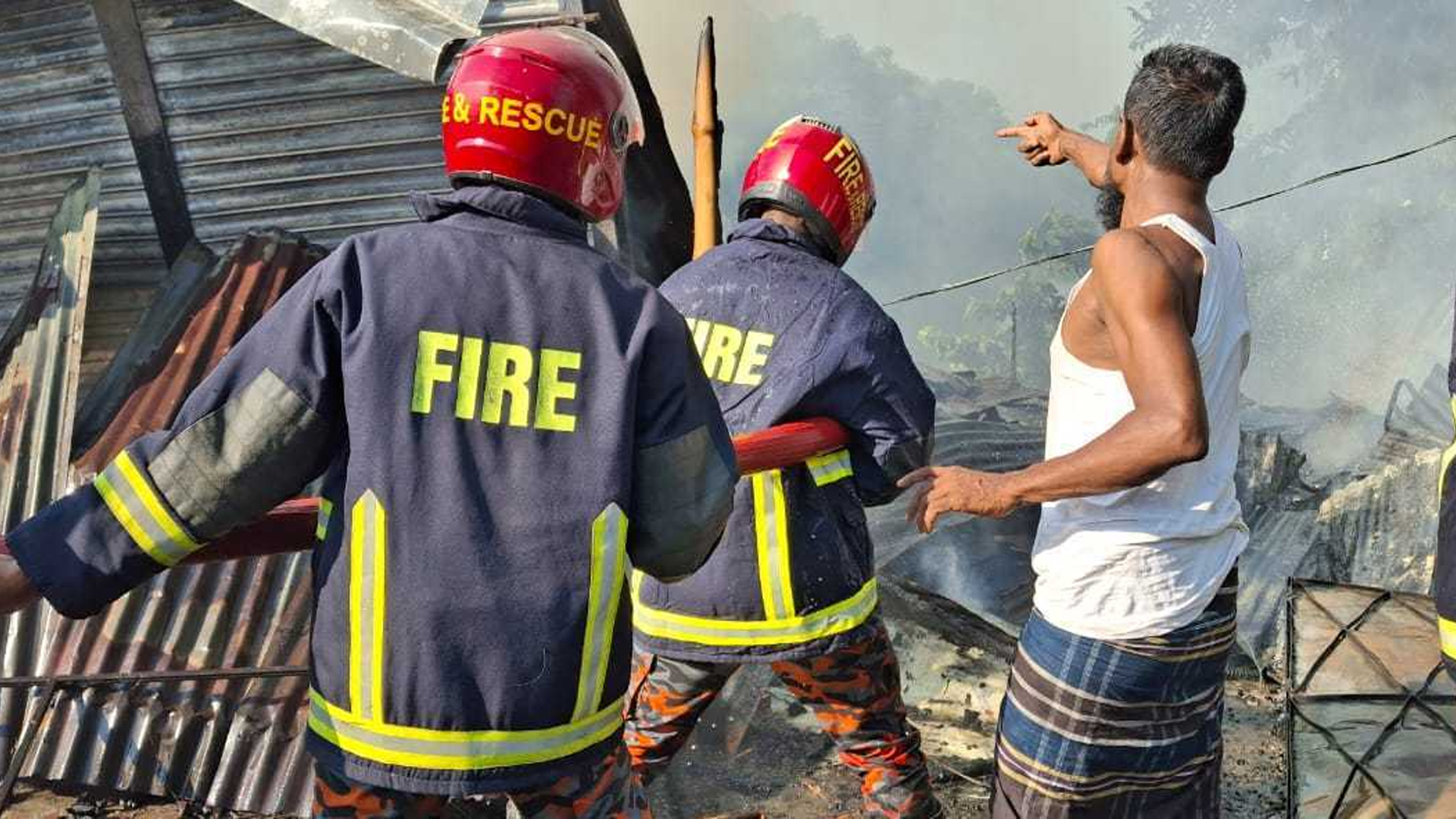 চাঁদপুরে আগুনে পুড়ল ৭ ব্যবসা প্রতিষ্ঠান