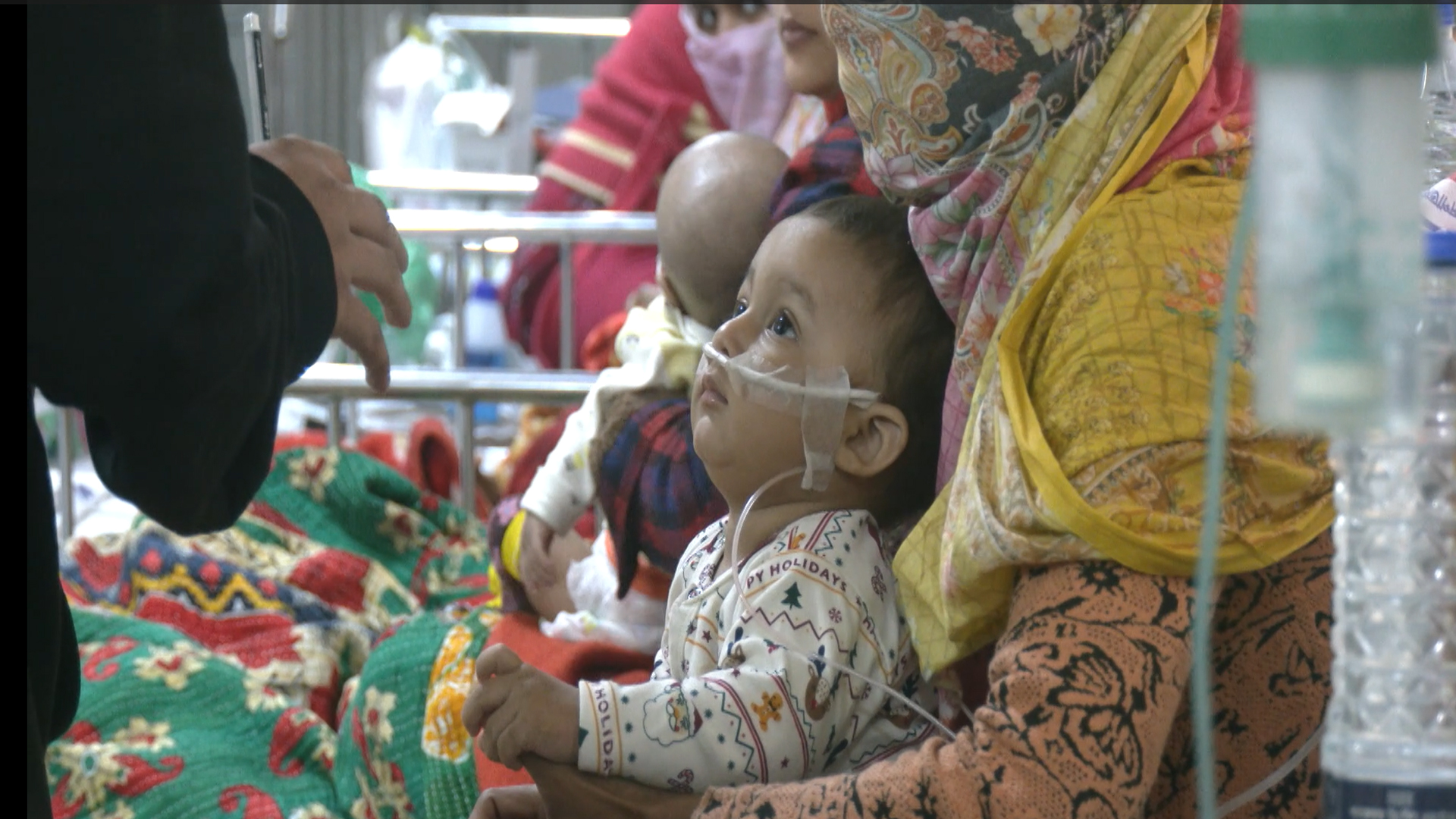 ঢাকার বাতাস যেন ‘বিষ’, শিশুরাই প্রথম শিকার!