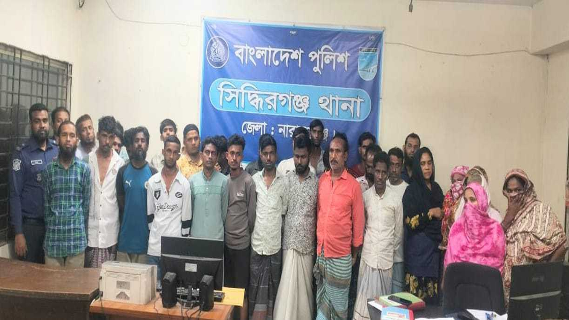 নারায়ণগঞ্জে ২১ মাদক কারবারিসহ গ্রেফতার ৩৪