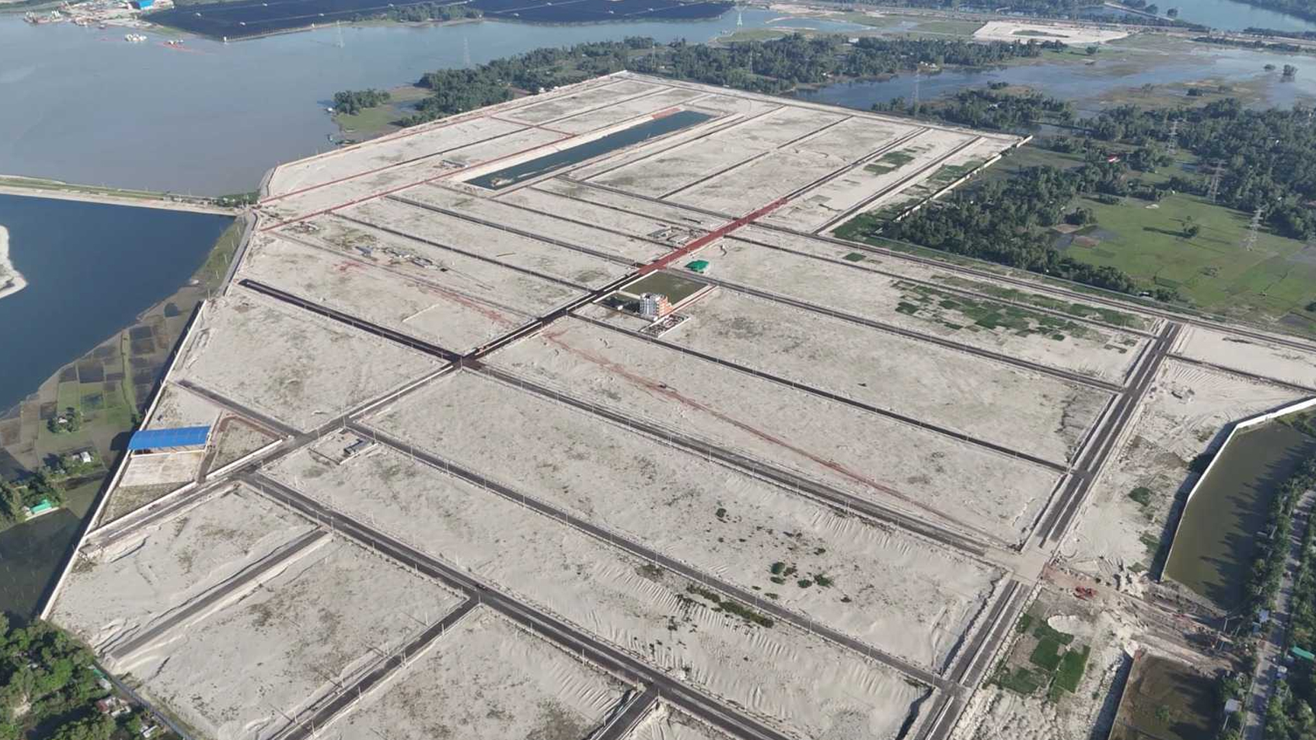 কাজ অসমাপ্ত রেখেই প্লট হস্তান্তর, শিল্পপ্রতিষ্ঠান চালু নিয়ে শঙ্কায় উদ্যোক্তারা