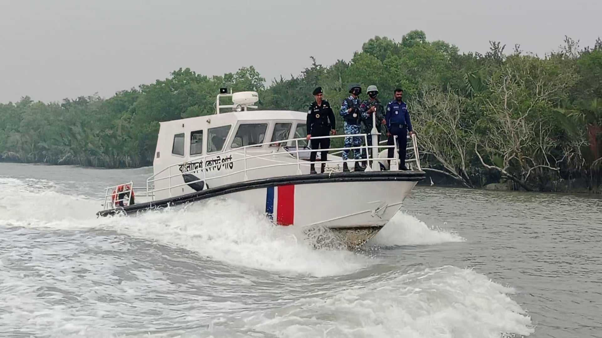দস্যু আতঙ্কে সুন্দরবন, যৌথ বাহিনীর কম্বিং অপারেশন শুরু
