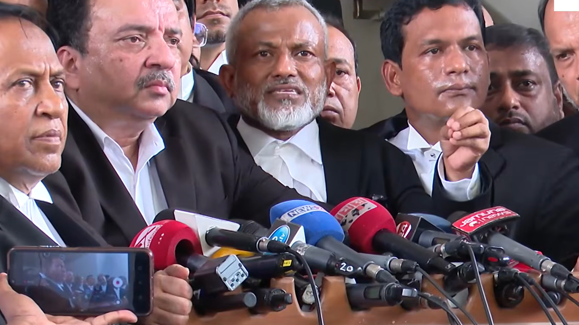 ভার্চুয়াল আদালত পরিচালনার বিরুদ্ধে আইনজীবীদের একাংশের কর্মসূচি ঘোষণা