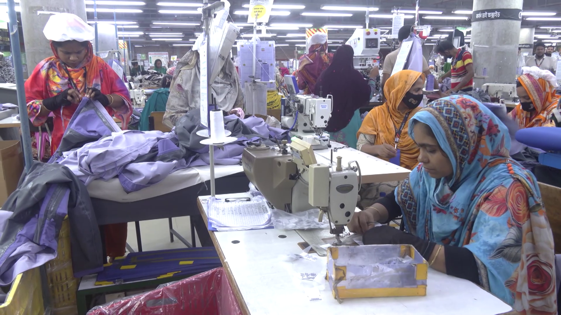যুক্তরাষ্ট্রের বাজারে ধাক্কা, কমেছে বাংলাদেশের পোশাক রফতানি