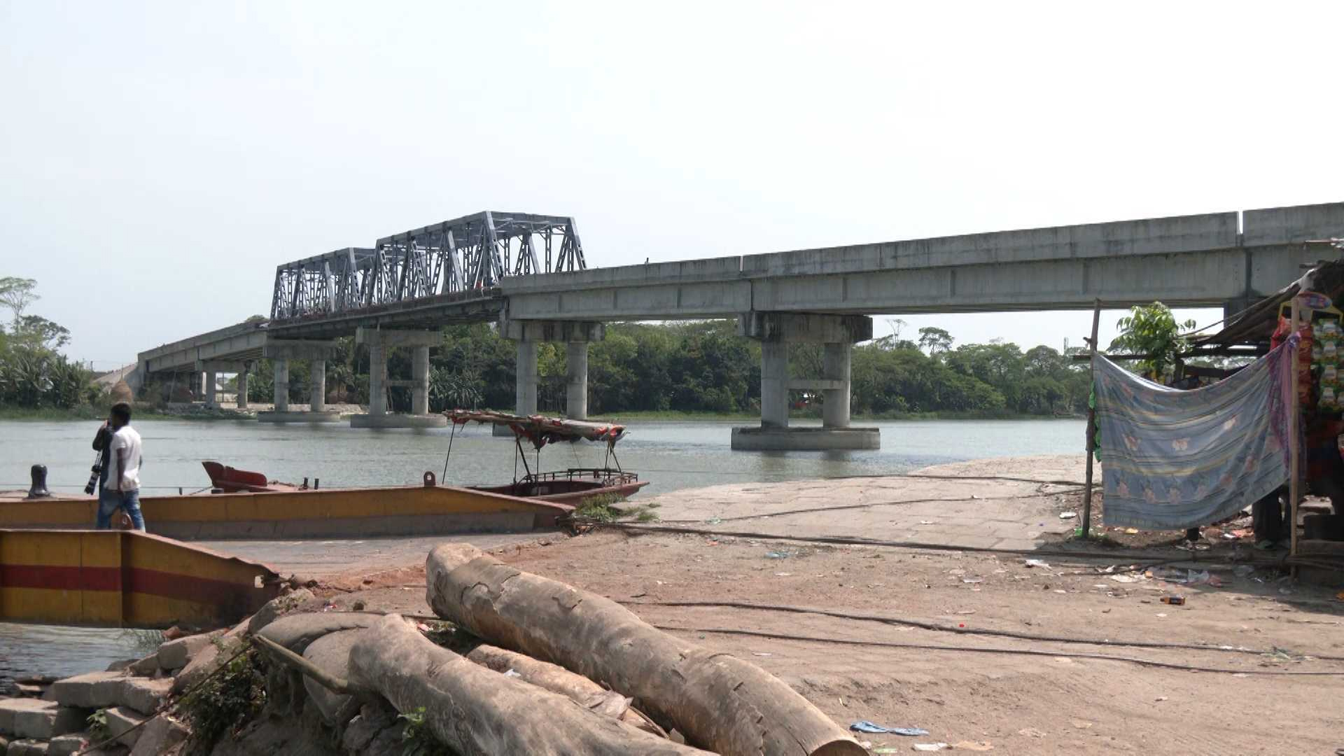 ‘মইরার আগে ব্রিজের ওপর দিয়া যাওয়ার স্বপ্ন আল্লায় পূরণ হরছে’