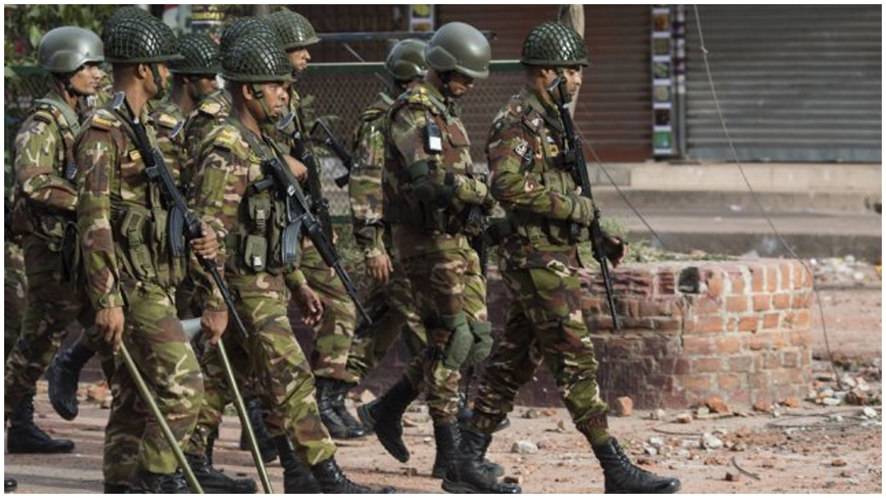 Italiya jinsiy aloqa ayollar Julia Nova porno gif