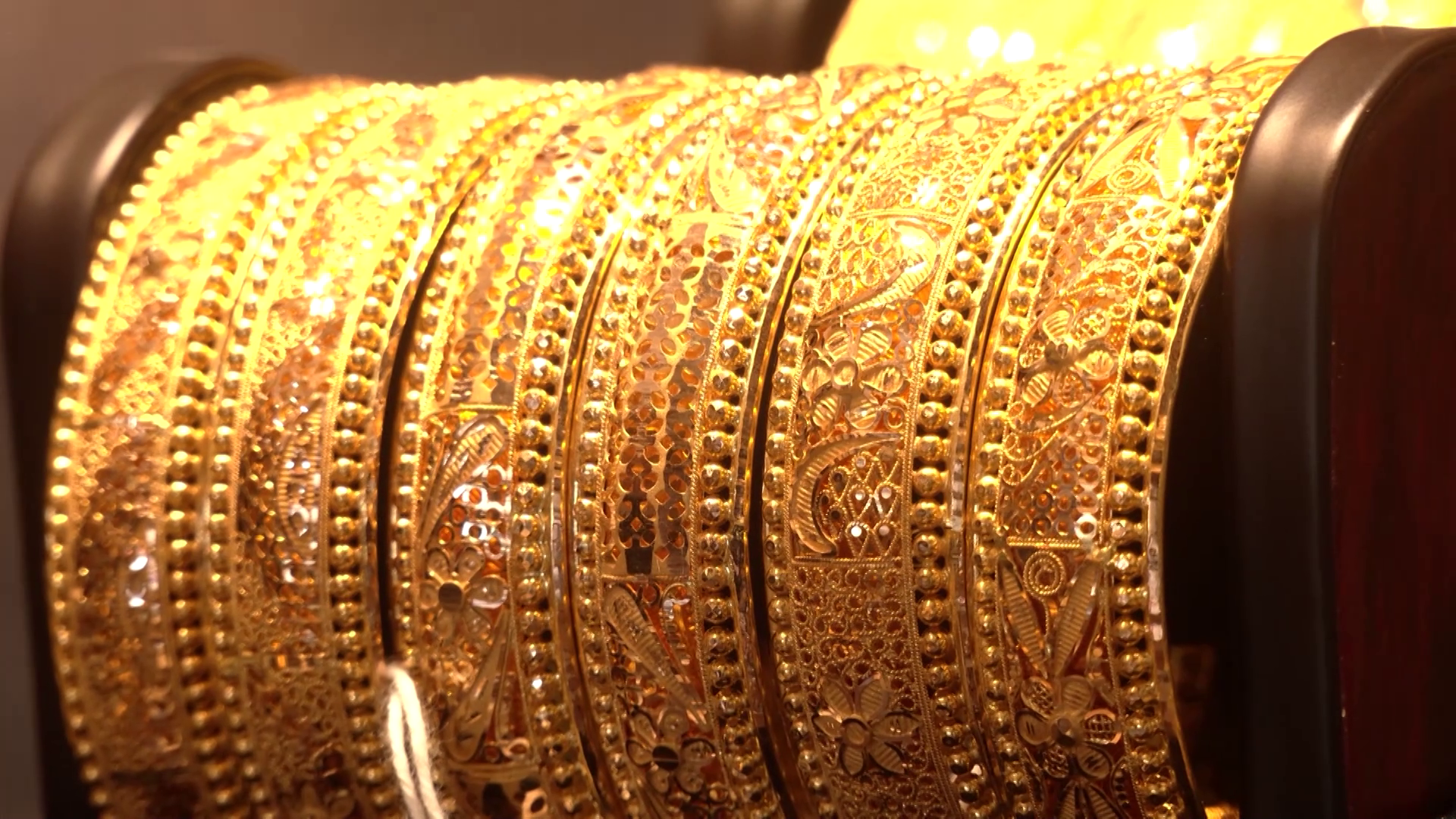 দেশের বাজারে কত দামে স্বর্ণ বিক্রি হচ্ছে আজ?