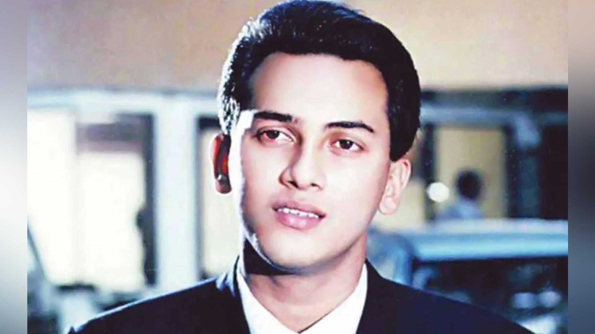 চিত্রনায়ক সালমান শাহর দেহবাশেষ কবর থেকে উত্তোলনের 
