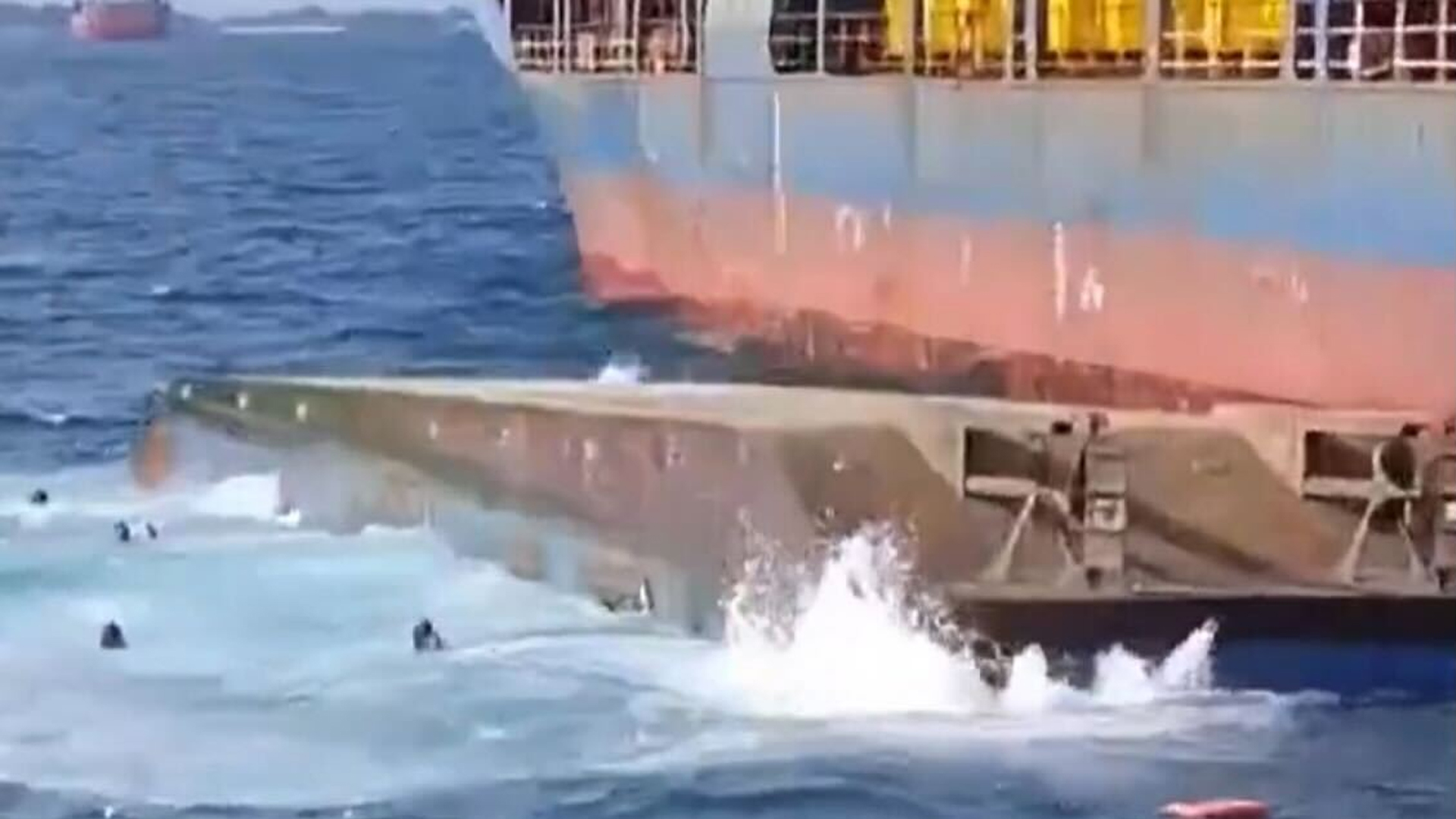 মালদ্বীপে ল্যান্ডিং ক্রাফট দুর্ঘটনায় বাংলাদেশিসহ নিহত দুই