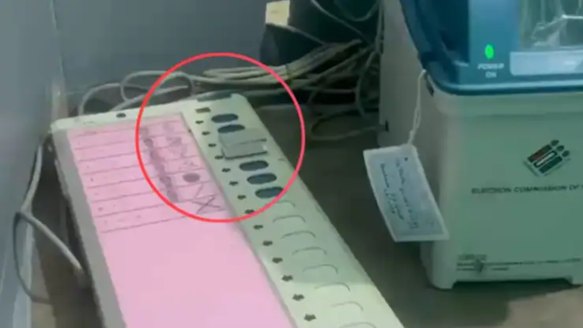 ইভিএম কারচুপির অভিযোগ বিজেপির, তৃণমূল বলছে ‘হারের ভয়’