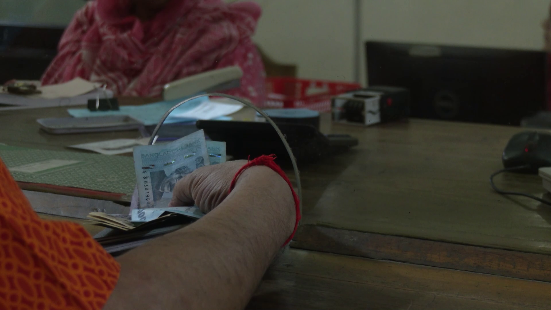 ব্যাংকখাতে নতুন উদ্দীপনা, আবারও রক্ষাকারীর ভূমিকায় আমানতকারীরা