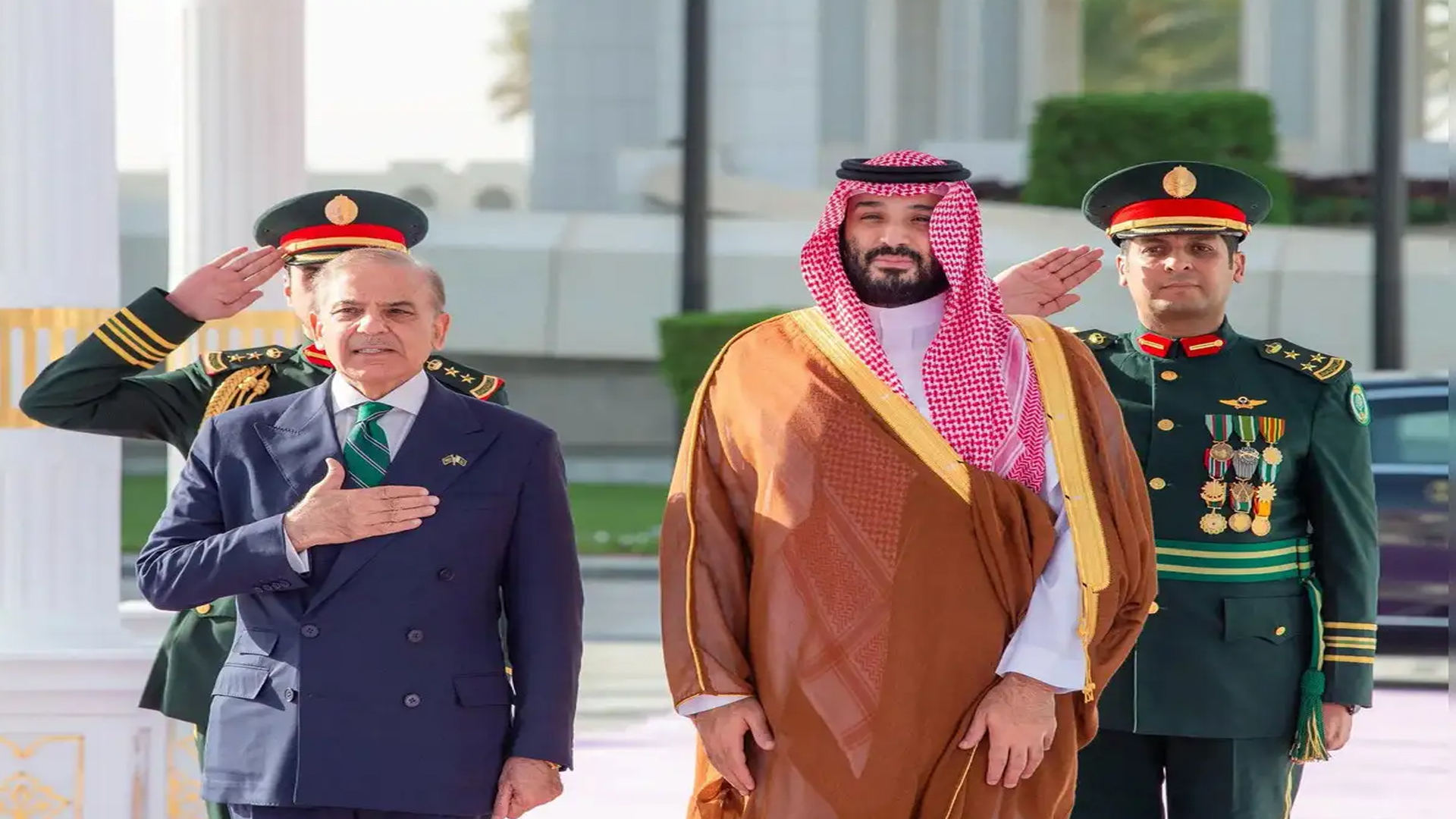 Oqituvchi talabalar pornosini sikadi