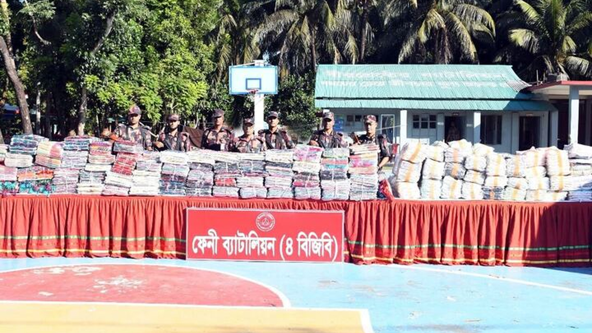 ফেনী সীমান্তে কোটি টাকার চোরাই পণ্য জব্দ