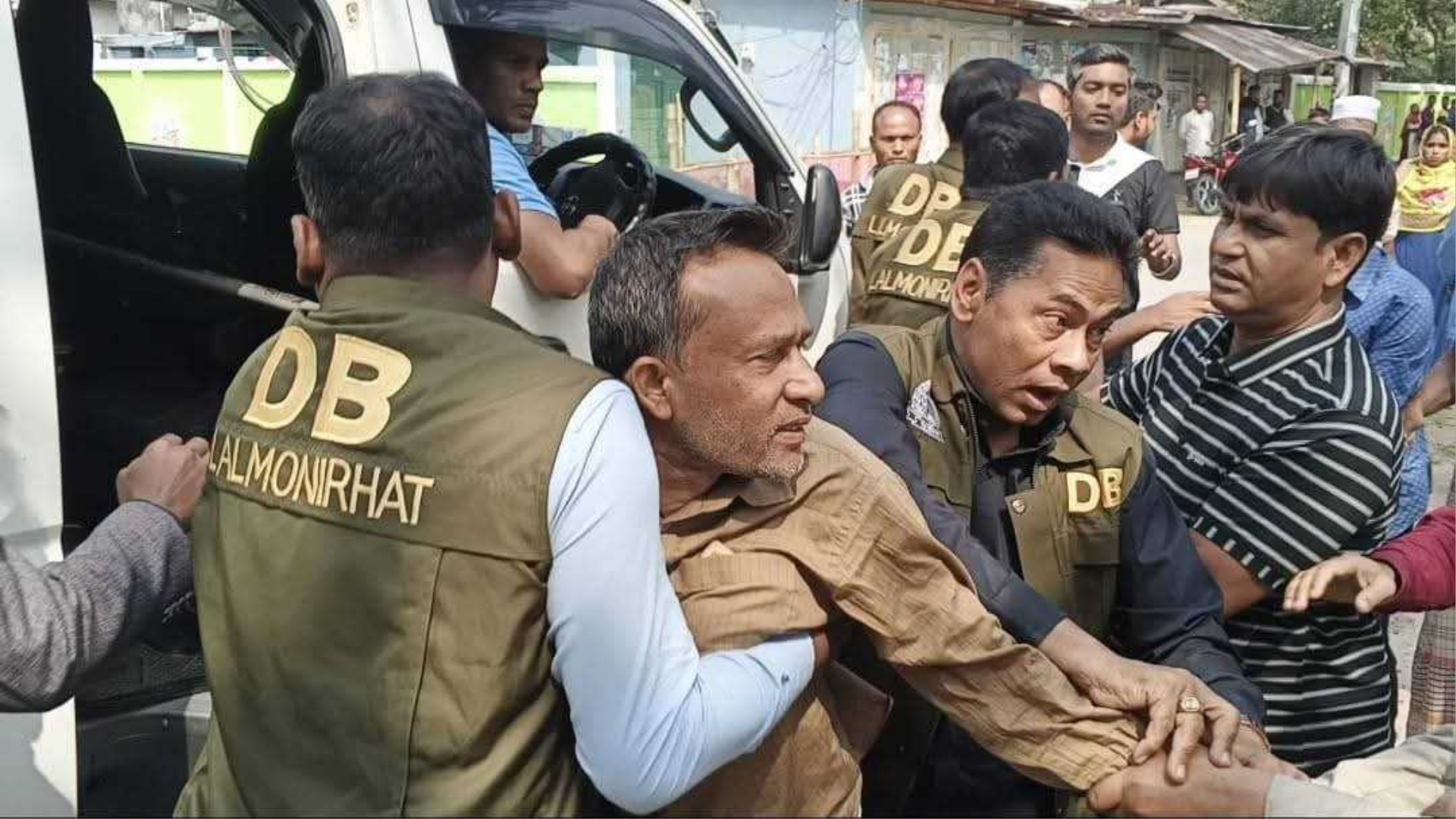 কারামুক্তির পরপরই জেলগেটে ফের গ্রেফতার ইউপি চেয়ারম্যান