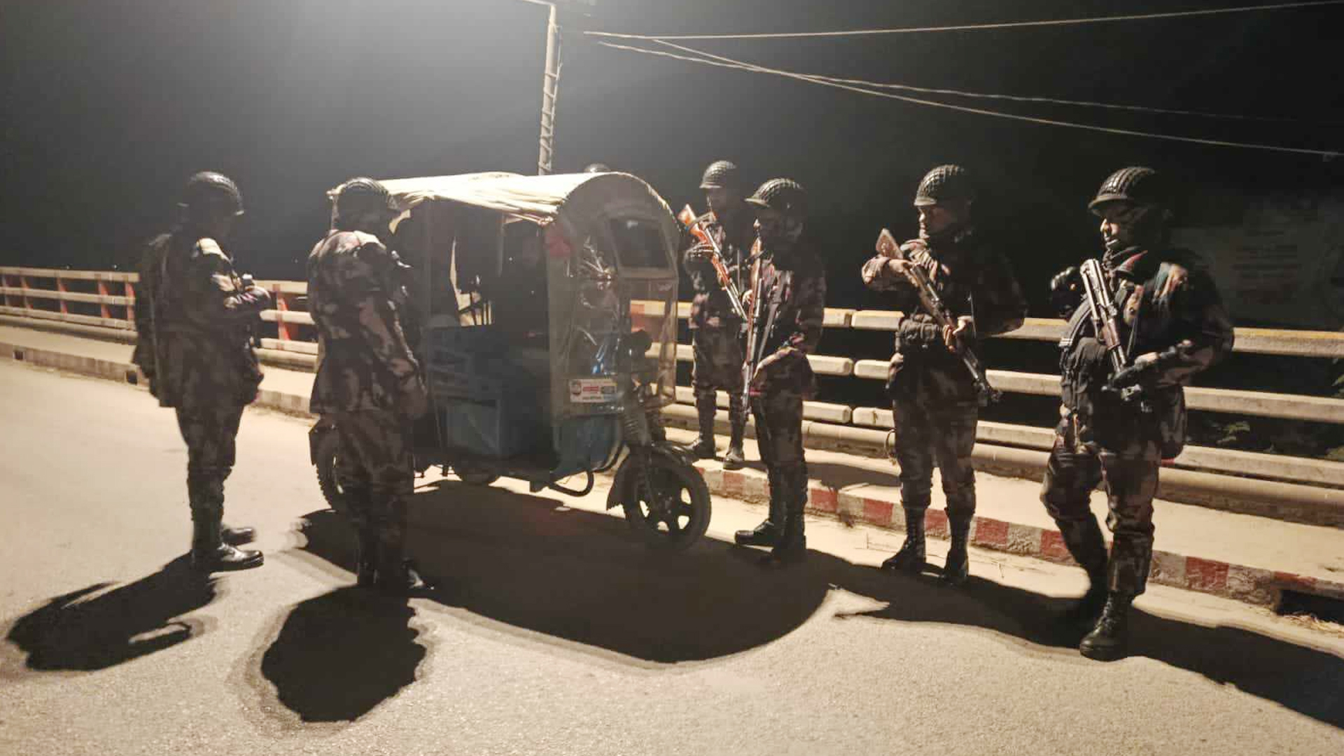 পঞ্চগড় সীমান্তে বিজিবির বিশেষ টহল ও তল্লাশি