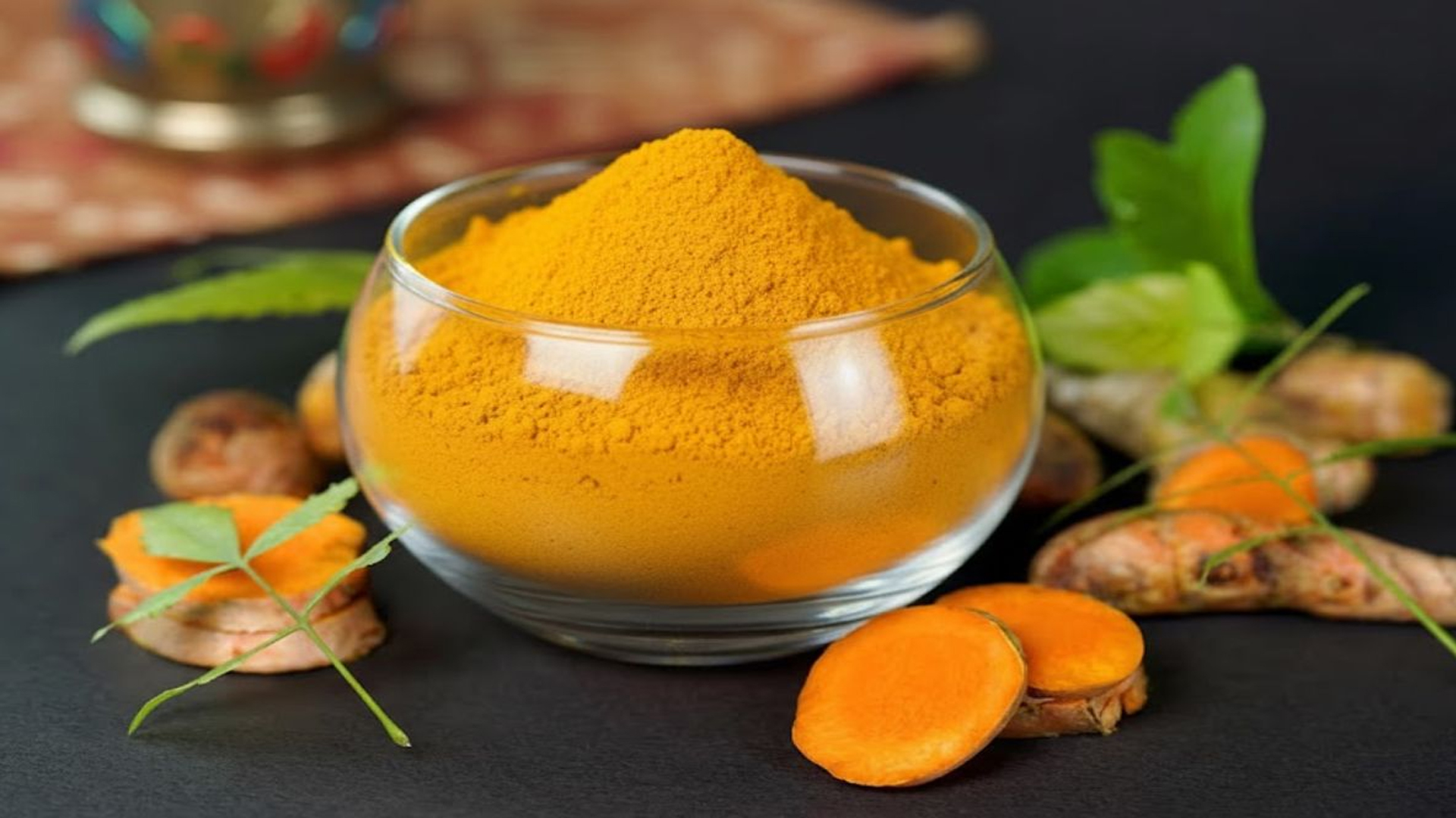 খালি পেটে কাঁচা হলুদ খেলে ক্যানসারসহ যেসব রোগের ঝুঁকি কমে