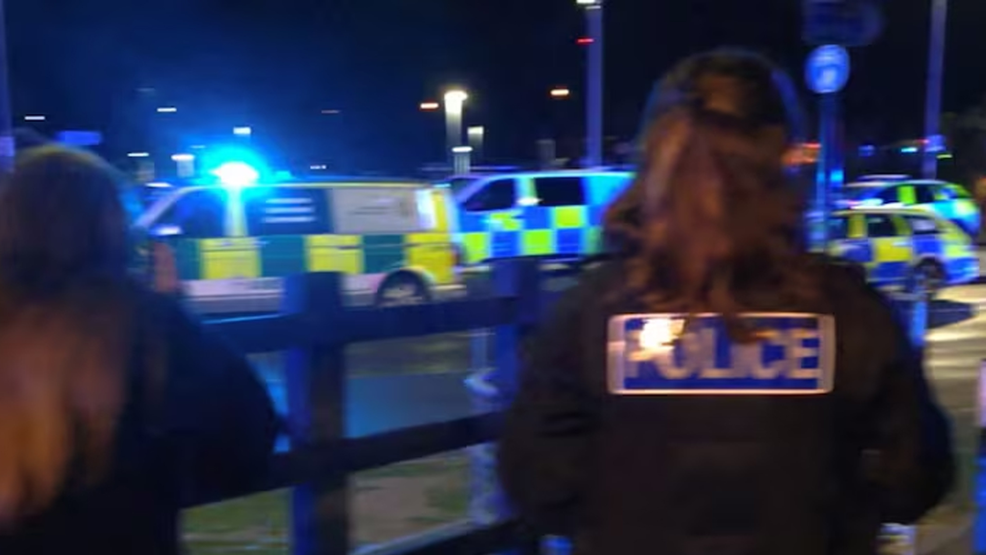 যুক্তরাজ্যে চলন্ত ট্রেনে ছুরিকাঘাত, গুরুতর আহত ৯