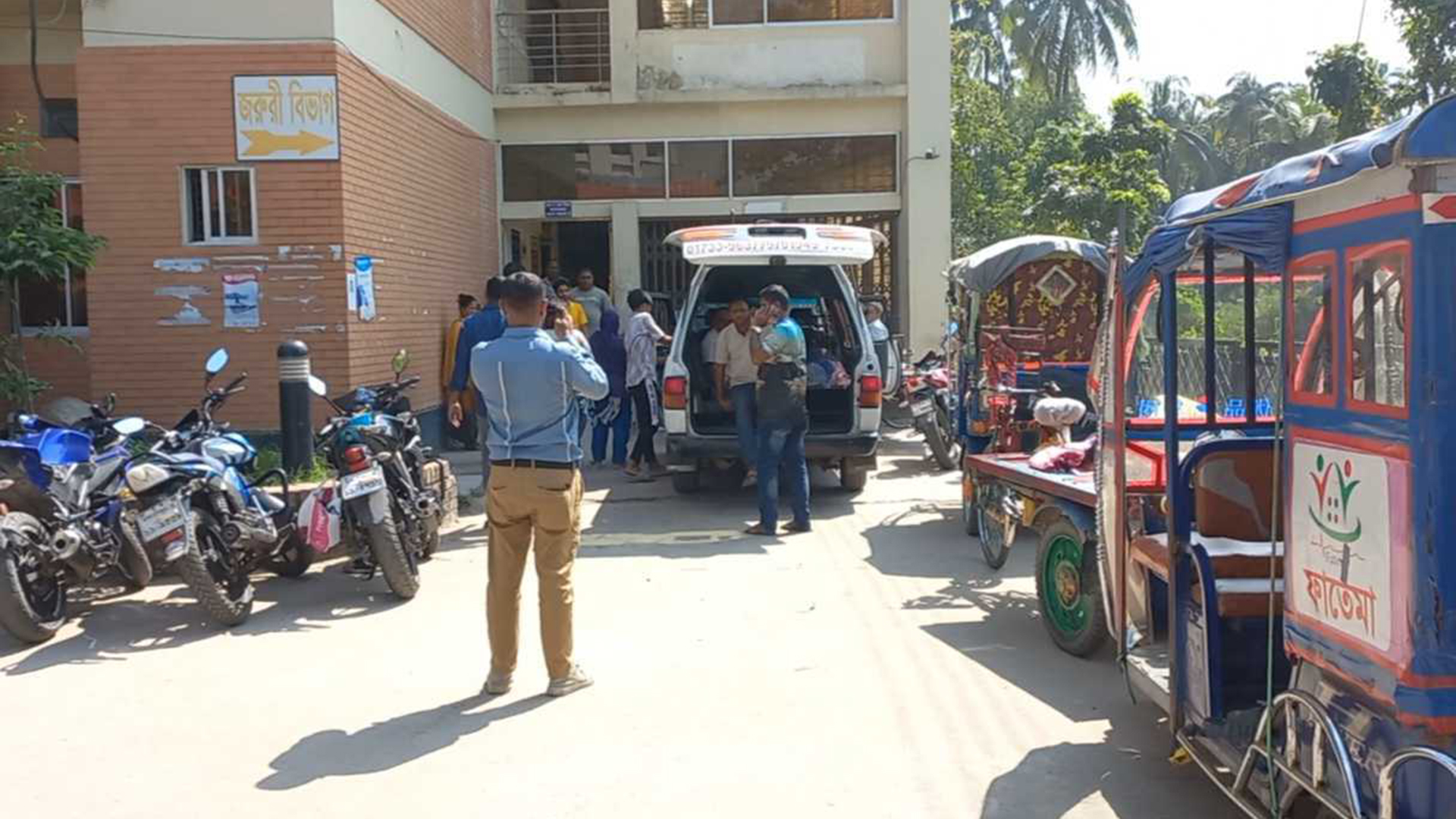 মাদারীপুরে বাসের ধাক্কায় চা দোকা‌নি নিহত