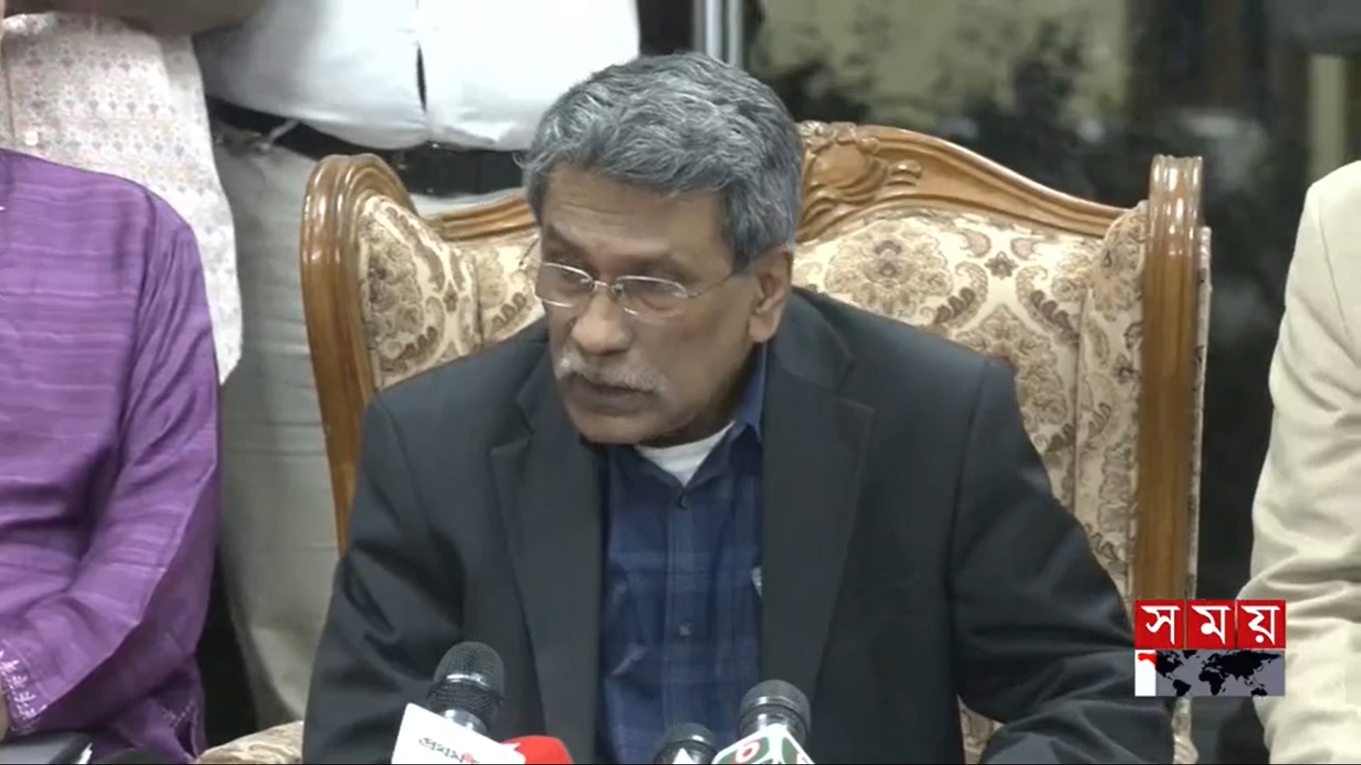 সনদ চূড়ান্তে ছাড় দিচ্ছে রাজনৈতিক দলগুলো: আলী রীয়াজ