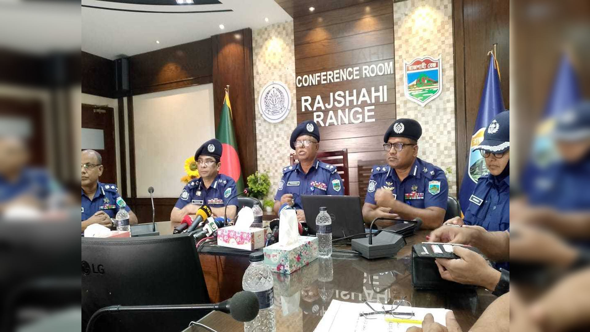 চার জেলার দুর্গম চরে অপারেশন ‘ফাস্ট লাইট’, গ্রেফতার ৬৭